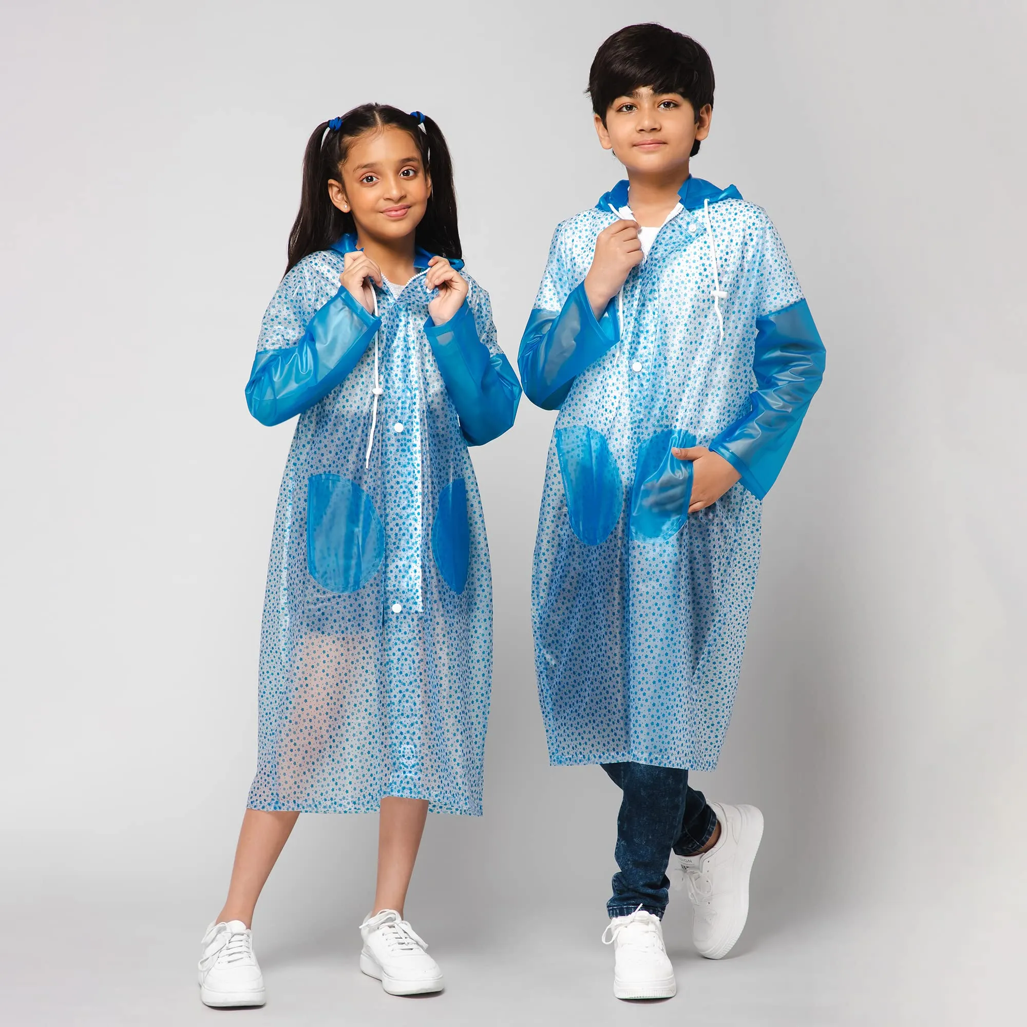 THE CLOWNFISH Drench Dew Series Unisex Kids Waterproof Single Layer PVC Longcoat/Raincoat with Adjustable Hood. Age-3-4 Years (Sky blue)